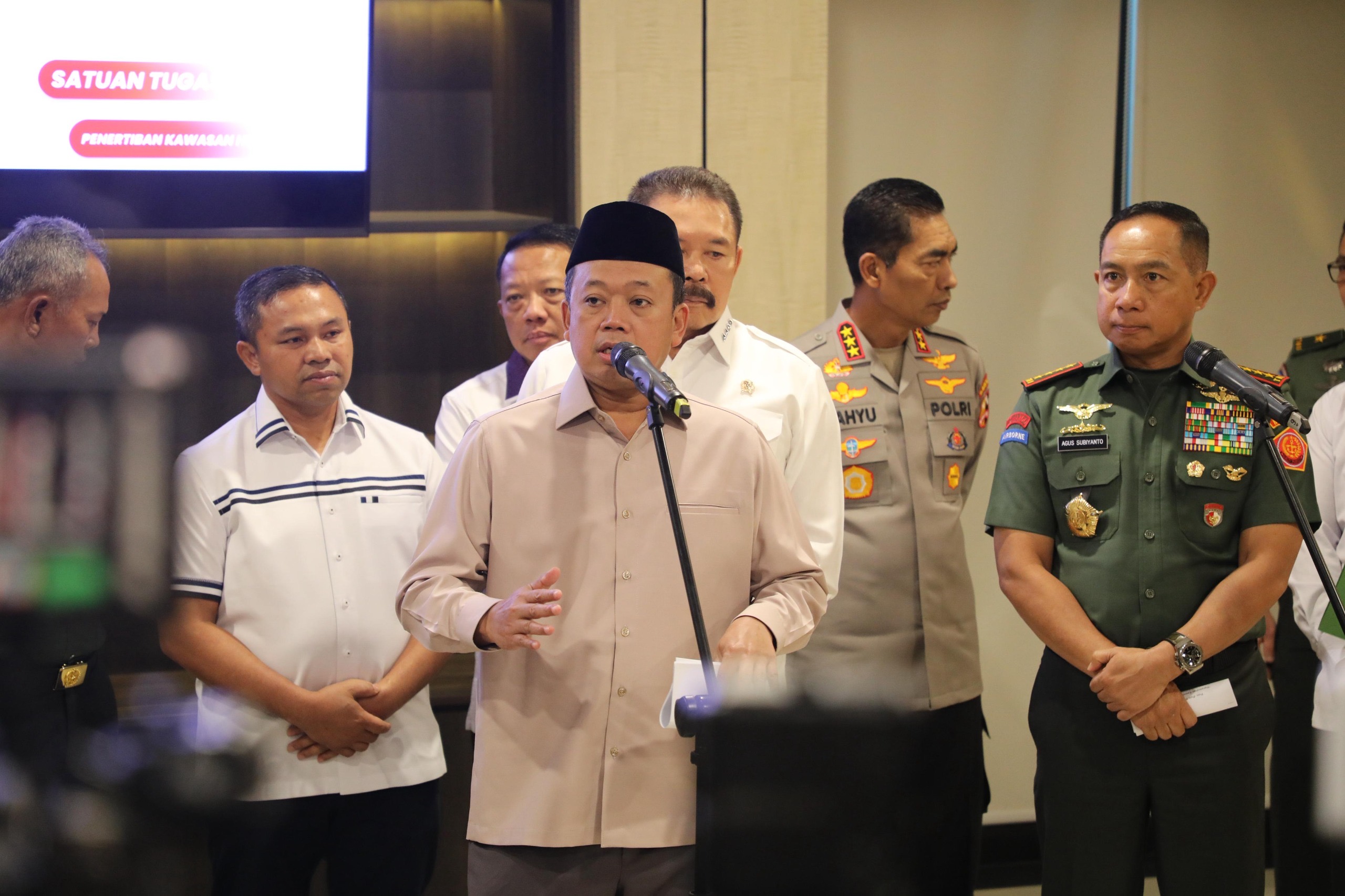 32a5f824 965e 47d1 80ad 90ec3b5a8d13